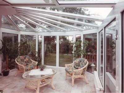 Czy ogród zimowy musi mieć szklany dach?